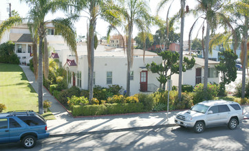 Cleveland Manor in San Diego, CA - Building Photo - Building Photo