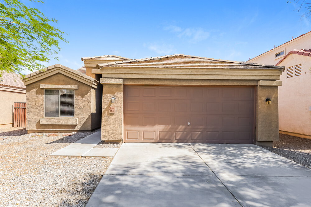 8528 W Kingman St in Tolleson, AZ - Building Photo