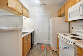 271 E Millpoint Pl in South Salt Lake, UT - Building Photo - Building Photo
