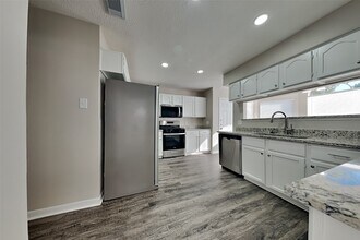21426 Nottinghill Dr in Spring, TX - Building Photo - Building Photo