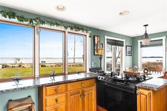 163 Beachwood Dr in East Greenwich, RI - Building Photo - Building Photo
