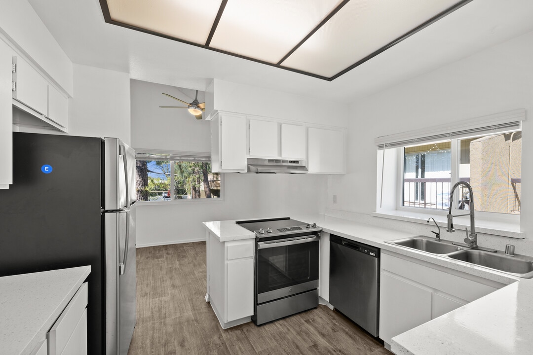 Ashwood Gardens in Ventura, CA - Foto de edificio