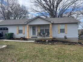 223 Brown School Rd in Maryville, TN - Building Photo