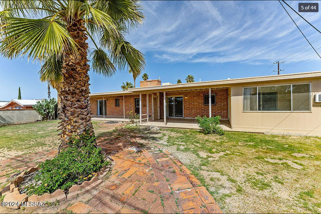 6662 E Paseo San Andres in Tucson, AZ - Foto de edificio - Building Photo