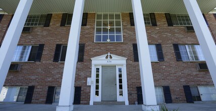 Sage Terrace Apartments in Kalamazoo, MI - Foto de edificio - Building Photo