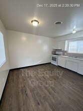 801 S Conyer St in Visalia, CA - Building Photo - Building Photo