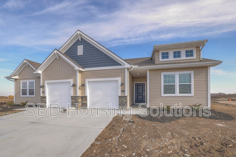 12413 S Parkwood Ln in Lee's Summit, MO - Building Photo