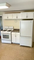 12 Colonial St in Waterville, ME - Building Photo