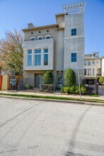 2404 Morgan St in Houston, TX - Building Photo - Building Photo