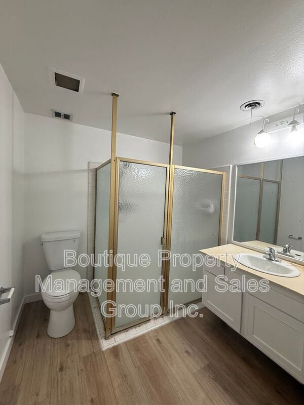 24621 Overlake