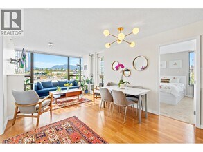 4178 Dawson St in Burnaby, BC - Building Photo - Building Photo