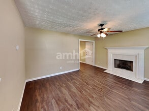 685 Oxford Hall Dr SW in Lawrenceville, GA - Building Photo - Building Photo