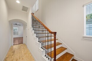 2202 Hilshire Terrace Ct in Houston, TX - Building Photo