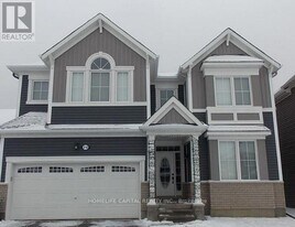 218 Ponderosa St in Ottawa, ON - Building Photo