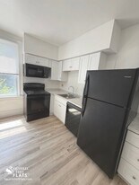 5704 Darlington Rd, Unit 2nd Flr Apt July 1 in Pittsburgh, PA - Building Photo