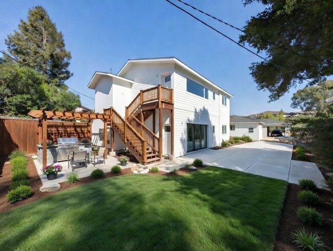 1573 Slack St in San Luis Obispo, CA - Building Photo - Building Photo