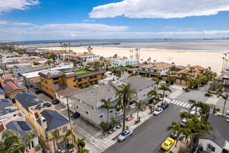 301 Ocean Ave in Seal Beach, CA - Building Photo - Building Photo