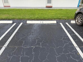 1113 Lake Terrace, Unit 2050 in Boynton Beach, FL - Foto de edificio - Building Photo