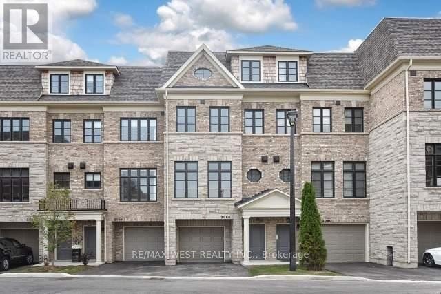 2088 Queensborough Gate in Mississauga, ON - Building Photo