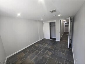 437 Elm St, Unit 3R in Kearny, NJ - Building Photo - Building Photo