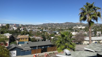 1680 Griffith Park Blvd in Los Angeles, CA - Building Photo - Building Photo