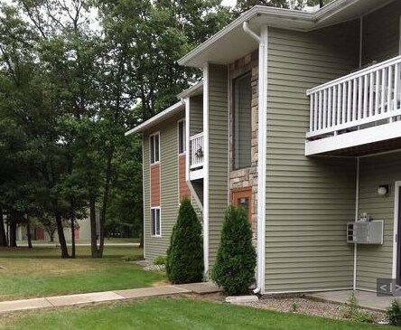 Maple Tree Apartments in East Tawas, MI - Foto de edificio