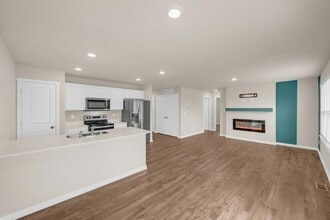 124 Dakota Cir, Unit 013-104 in Waukee, IA - Building Photo - Building Photo