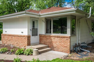 5312 Hiawatha Ln in Minneapolis, MN - Foto de edificio - Building Photo