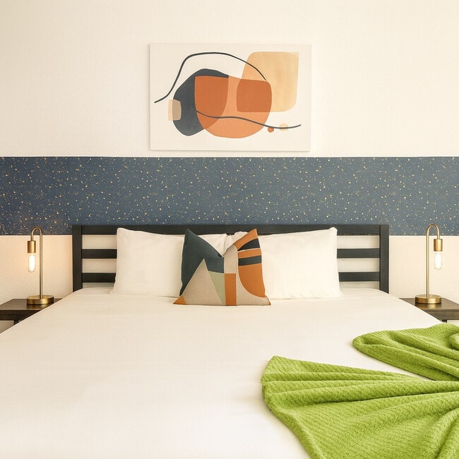 1040 Clayton Ln in Austin, TX - Building Photo - Building Photo