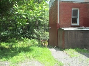 8 Allison Ave in Haverstraw, NY - Foto de edificio - Building Photo