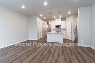 417 NE Repass Rd in Vancouver, WA - Building Photo - Building Photo