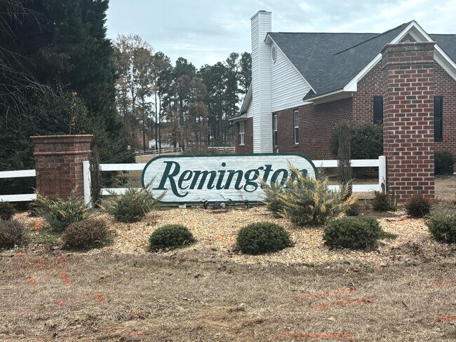 1135 Derbyshire Rd in Fayetteville, NC - Building Photo - Building Photo