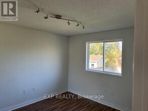 16 Lucas Ave in Barrie, ON - Building Photo - Building Photo