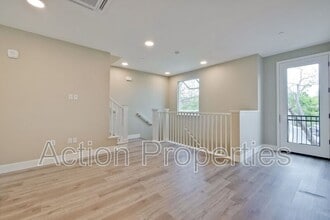 549 Walker Dr in Mountain View, CA - Building Photo - Building Photo