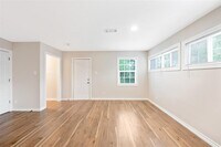 3442 Seabrook St photo'