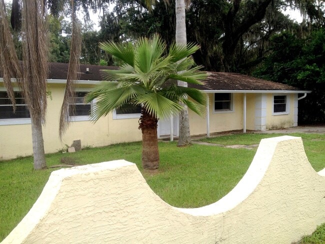 property at 37422 Warren Ave