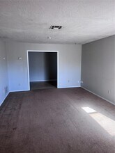 205 Barrett Pl in Edmond, OK - Building Photo - Building Photo