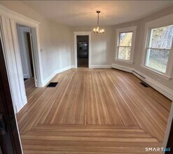 151 Sunnyside Ave in Watertown, CT - Building Photo - Building Photo