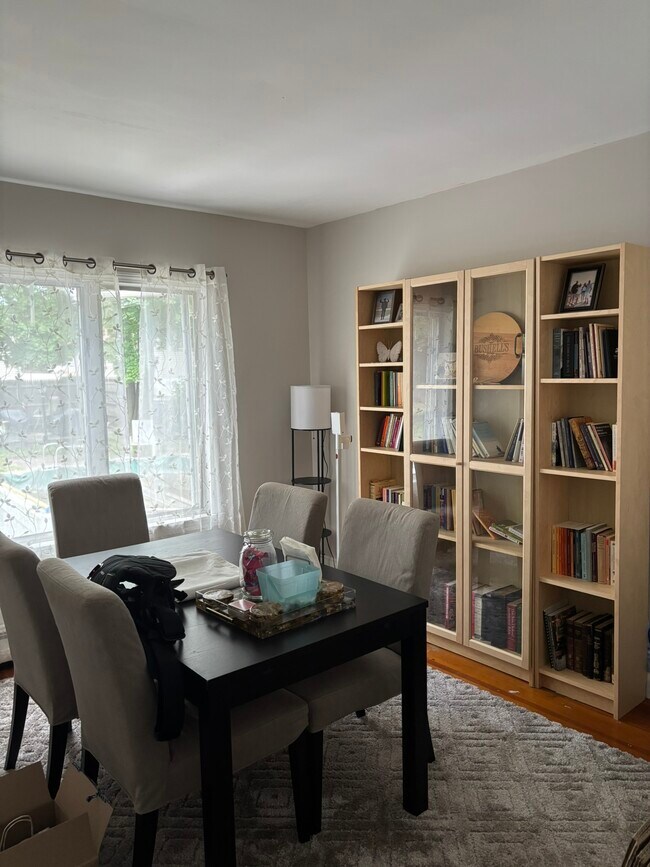 231-233 Railroad Ave, Unit 231