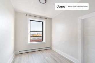 Room in Shared 4 bed/1 bath home in Boston, MA - Building Photo - Building Photo