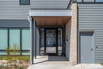 Tripod Condominiums in Hudson, WI - Foto de edificio - Building Photo