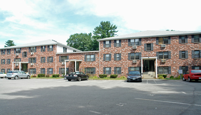 33 Garden Rd in Plaistow, NH - Building Photo - Building Photo