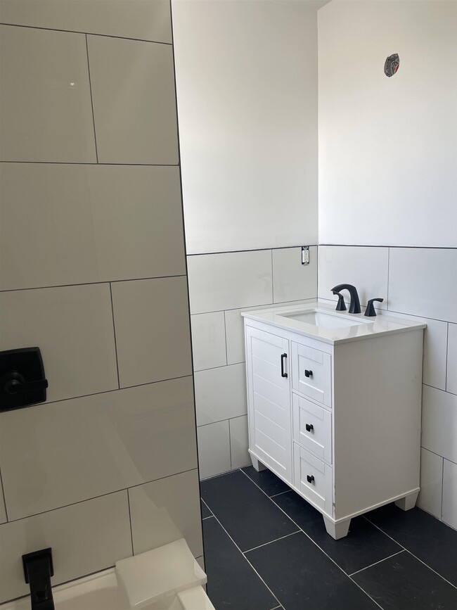 property at 125 Marsellus Pl