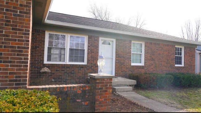8021 Knollgate Ct in Indianapolis, IN - Building Photo - Building Photo