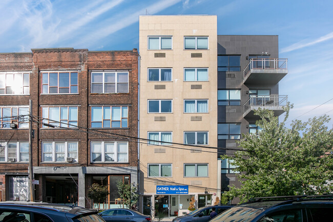 The Bedford in Brooklyn, NY - Foto de edificio - Building Photo