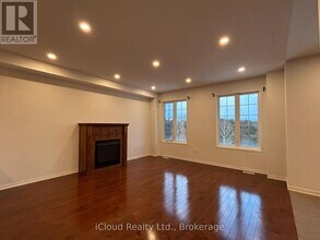 2381 Secreto Dr in Oshawa, ON - Building Photo - Building Photo