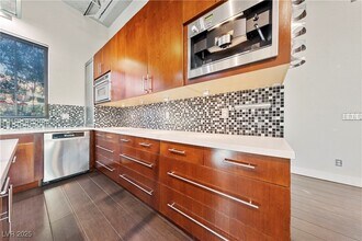 5691 Deer Creek Falls Ct in Las Vegas, NV - Building Photo - Building Photo