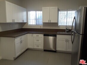 1204 N Citrus Ave in Los Angeles, CA - Building Photo - Building Photo