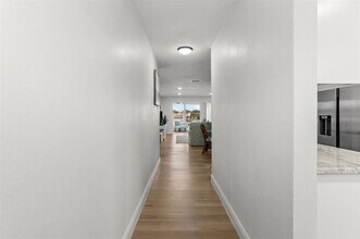 5955 30th Ave S in Gulfport, FL - Building Photo - Building Photo