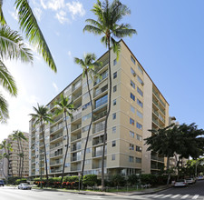 Ala Wai Palms in Honolulu, HI - Building Photo - Building Photo